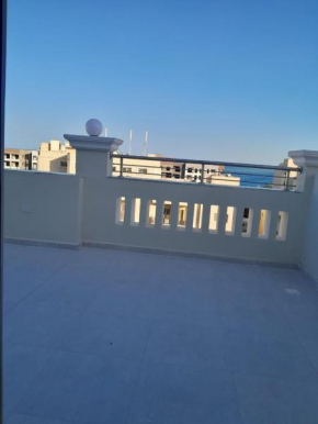 خلف فندق الاليزيه